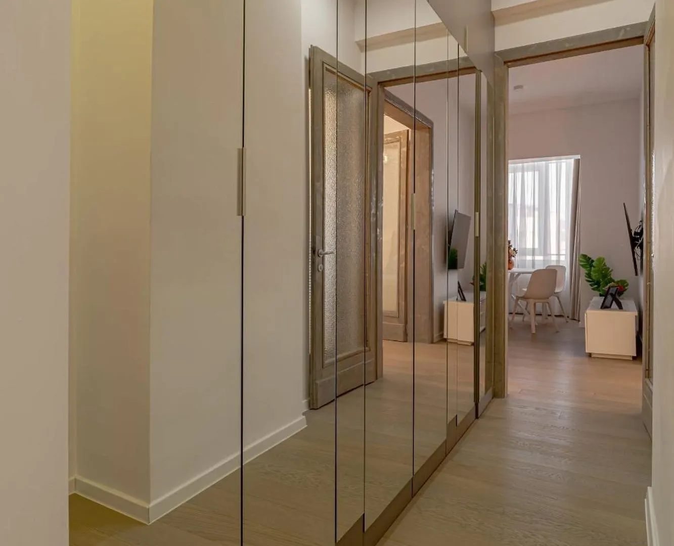 Apartamento Charming 2Br Apartment, Steps To Romanian Athenae Bucareste