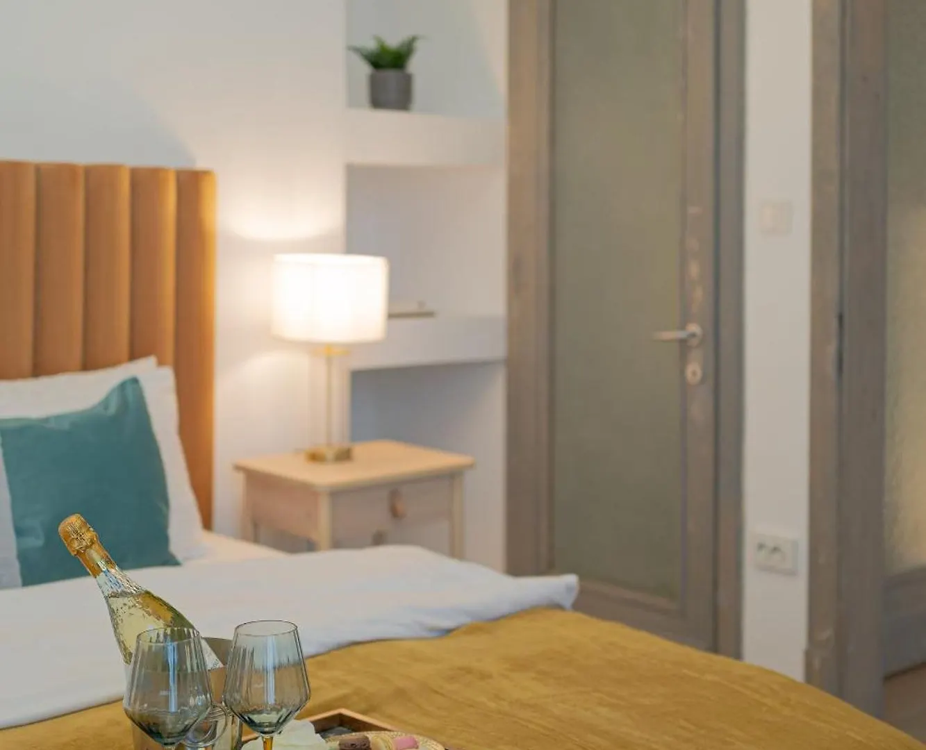 Charming 2Br Apartment, Steps To Romanian Athenae Bucareste Apartamento