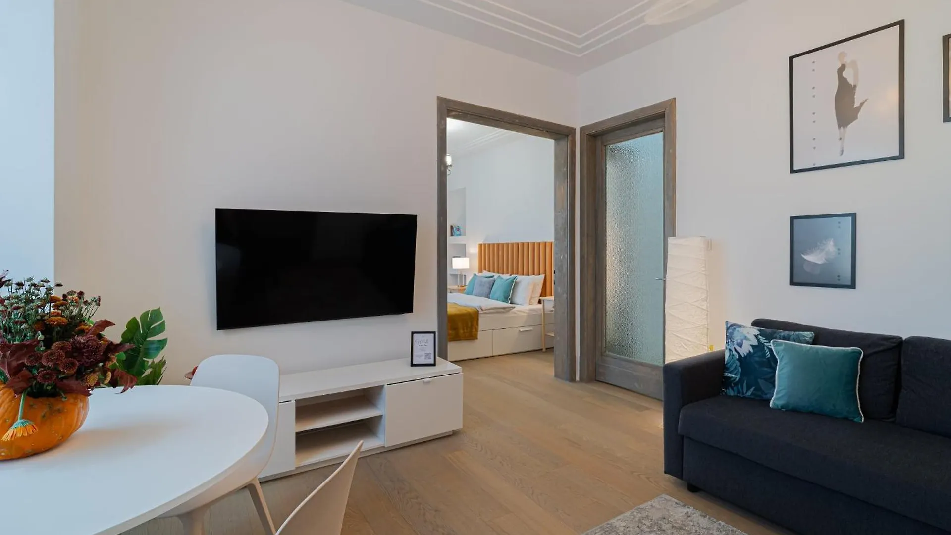 Charming 2Br Apartment, Steps To Romanian Athenae Bucareste Roménia